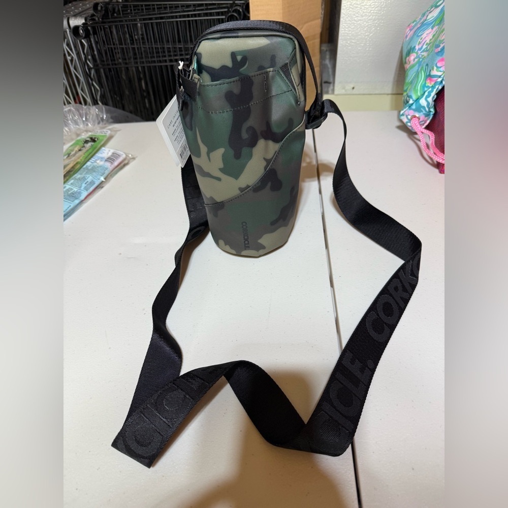 Corkcicle Sling Crossbody Camo NWT - Picture 2 of 6